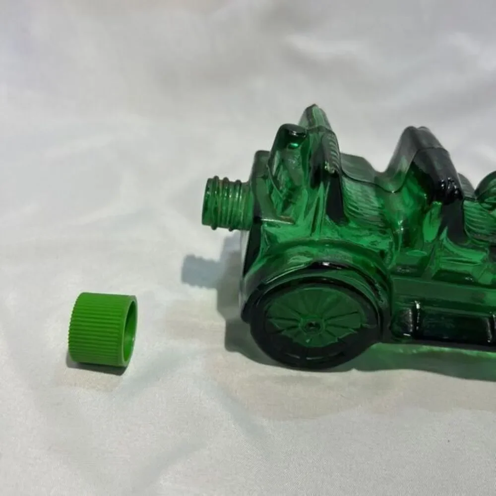 Vintage Avon Cadillac Car‎ Wild Country Cologne Decanter